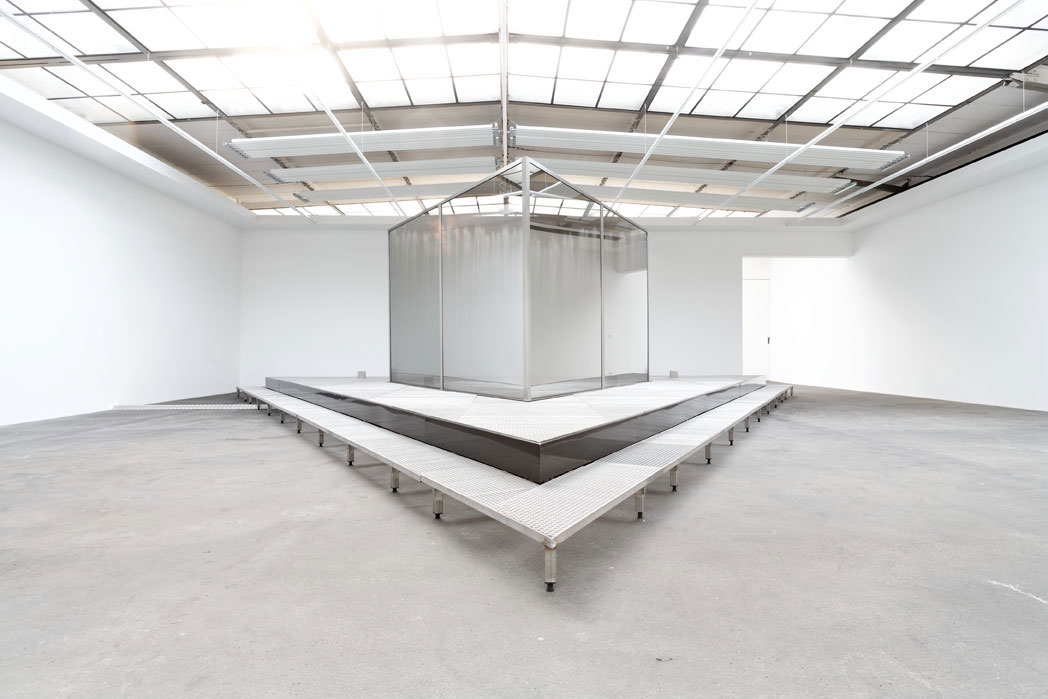 work fullscreen picture